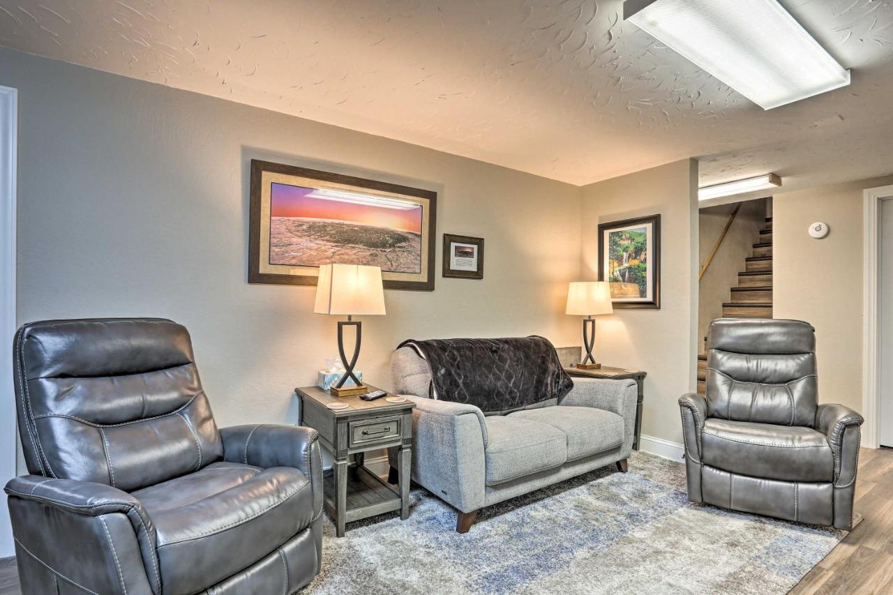 Centrally Located Sturgis Apt On Main St With Garage Exterior photo