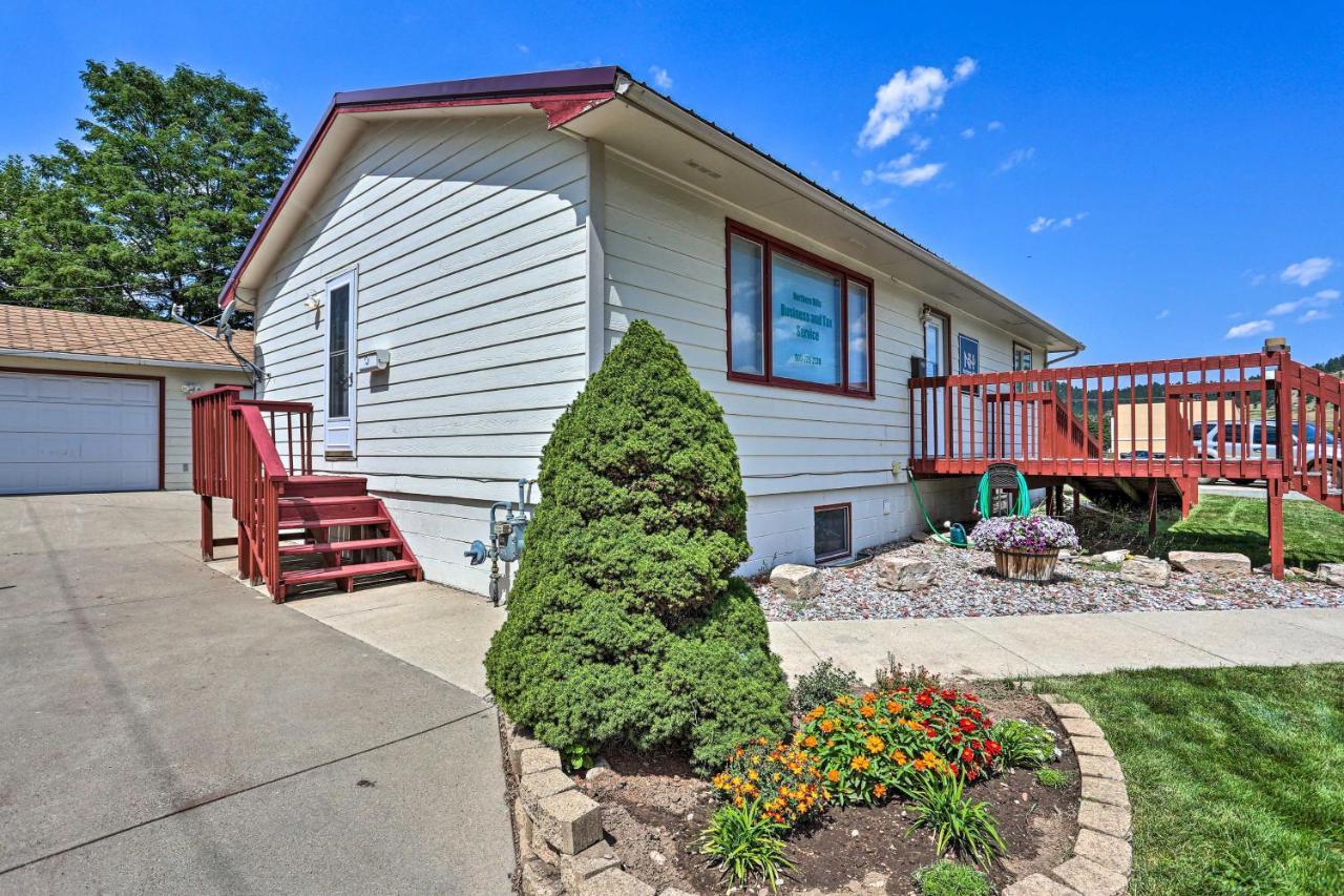 Centrally Located Sturgis Apt On Main St With Garage Exterior photo